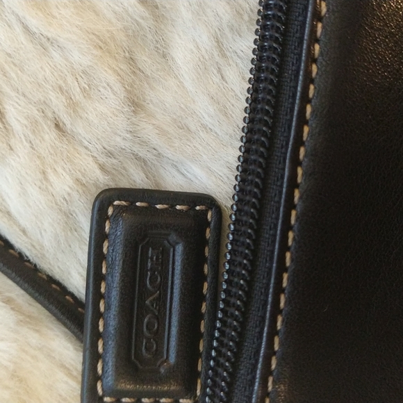 Coach wristlet. - Picture 4 of 6